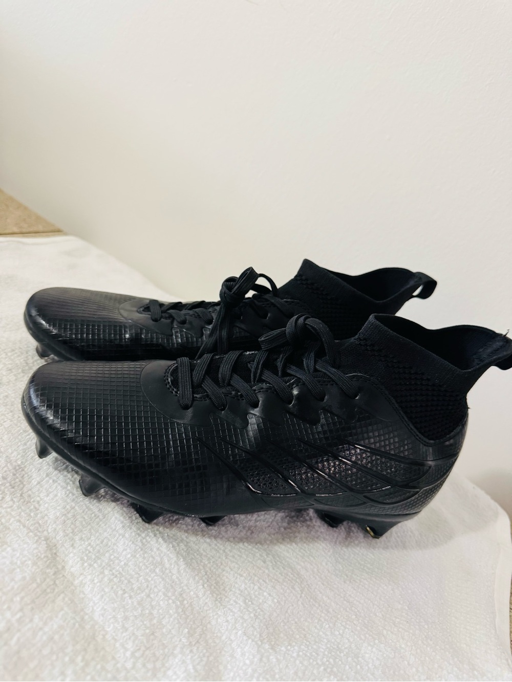 Men's Black Athletic Cleats with Ankle Sock Fit
